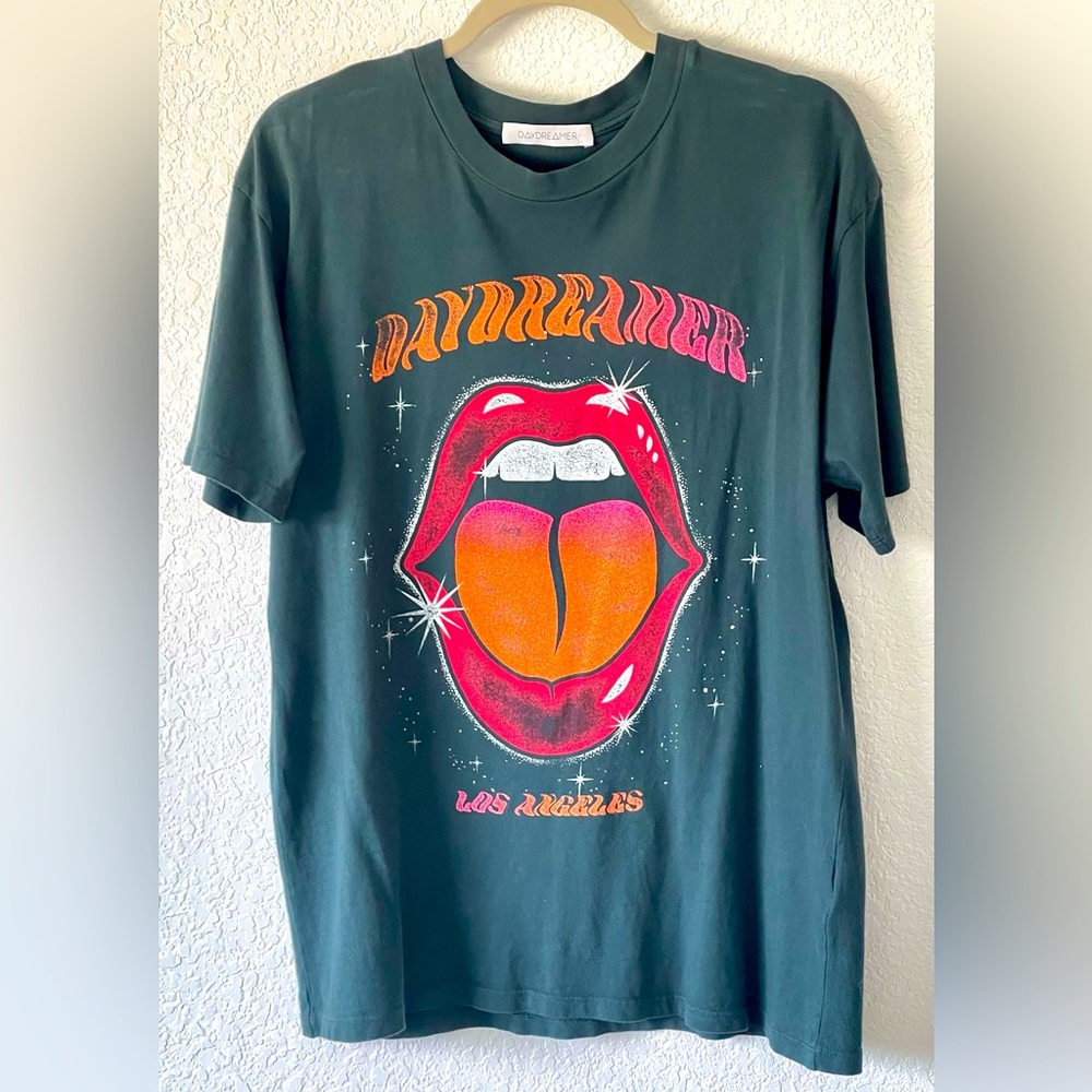 💎DAYDREAMER💎 Short sleeve Tee Size M Very Soft Material, 100% Cotton. Unisex